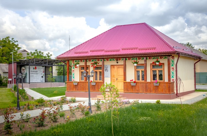 „Adrian Paunescu„ Memorial House - photo 1