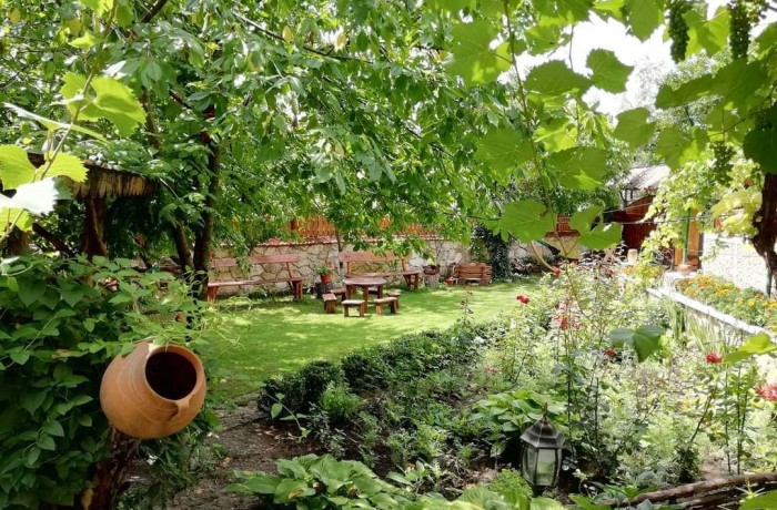 Guesthouse “Casa de sub stanca” - photo 1