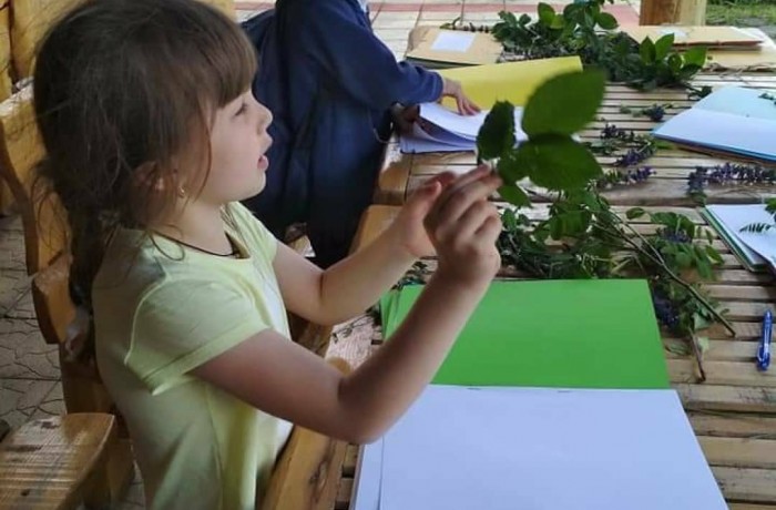 Visit with ecological class and workshop for making a herbarium - photo 3