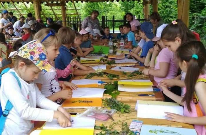 Visit with ecological class and workshop for making a herbarium - photo 4