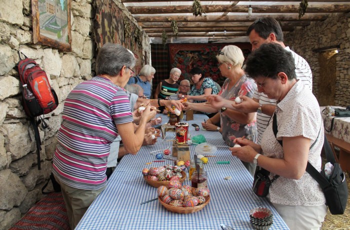 Easter egg making workshop - photo 8