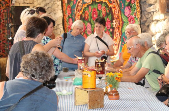 Easter egg making workshop - photo 7